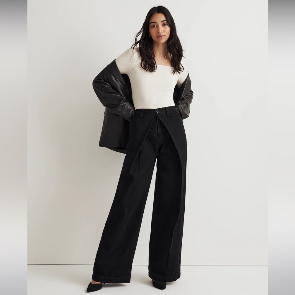 Women's Black Wide-Leg Jeans